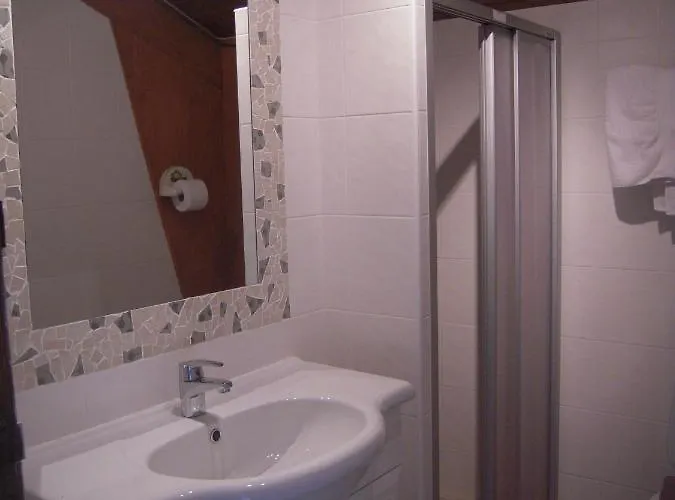 Le Belvedere De Mallet Oda ve Kahvaltı Sarrus